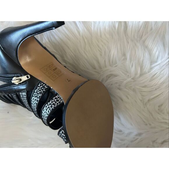 Dolce Vita Sparkling Gladiator Sandal 4 inch Heel Black Size 7 black sexy going - Picture 7 of 8